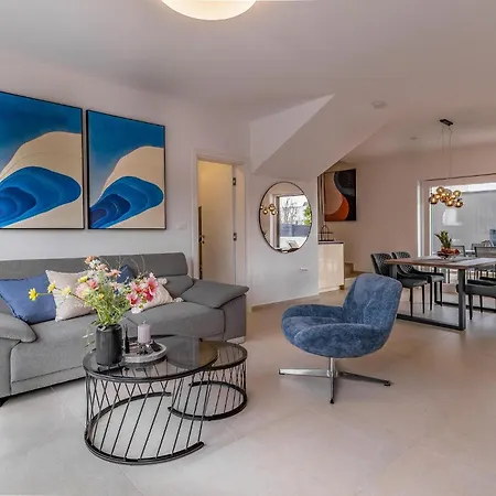 Ferienhaus Amazing In With Heated Swimming Pool *